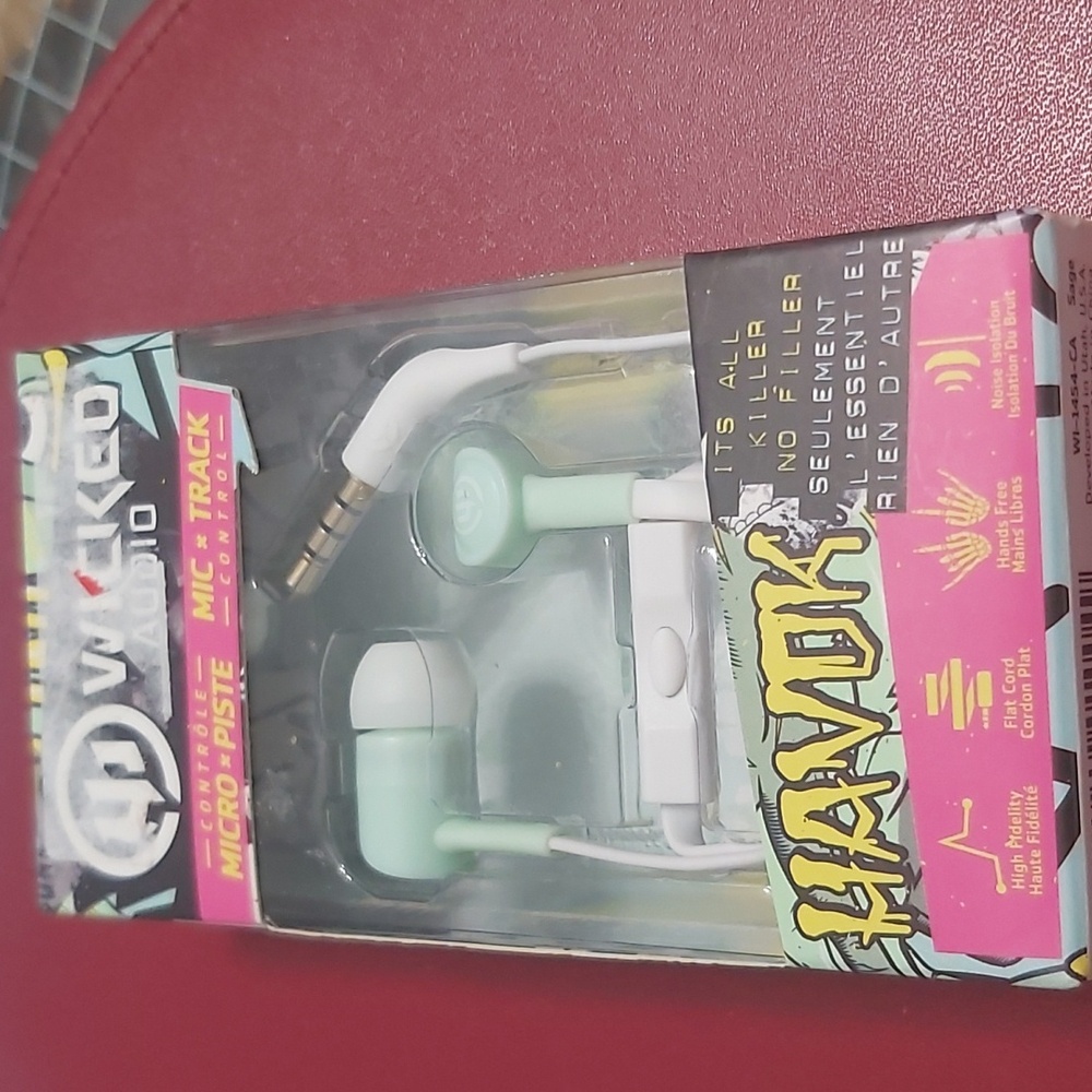 Wicked Audio Havok Earbuds - Sage and White
